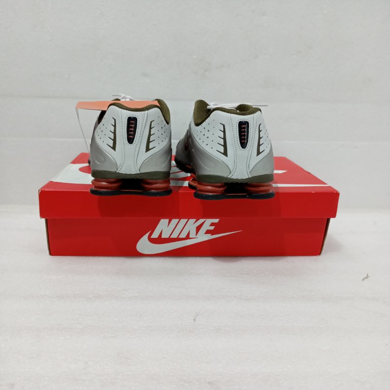 Zapatillas Nike Shox R4 – Vast Grey / Dark Hazel, EUR 44.5 / 28.5 cm