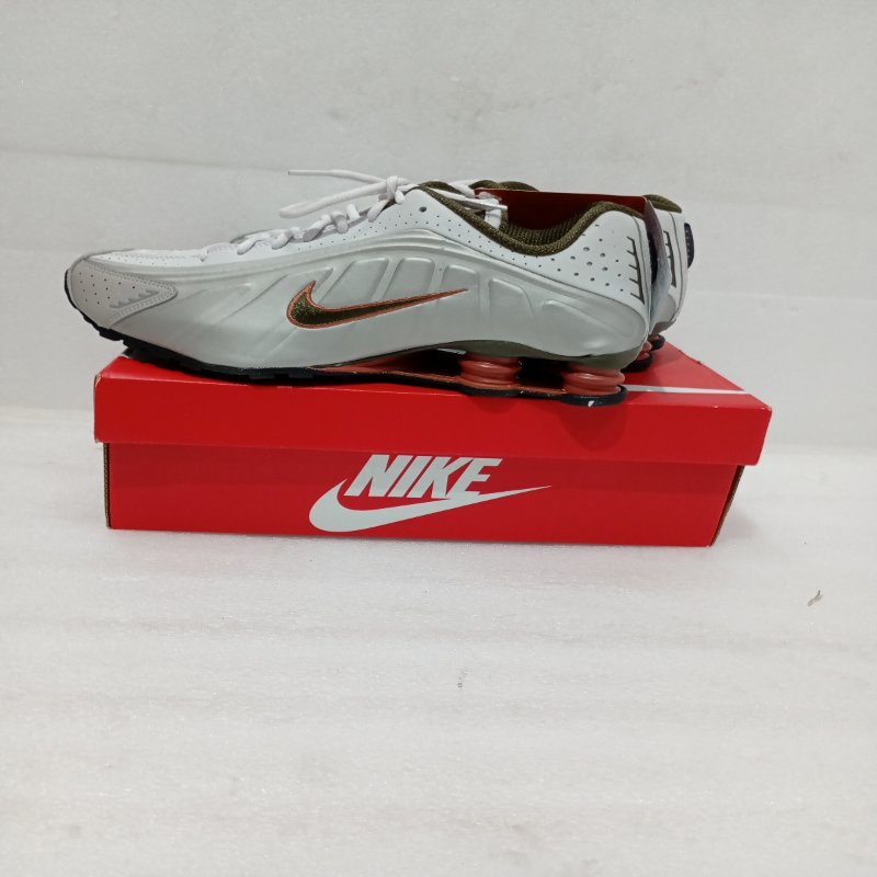 Zapatillas Nike Shox R4 – Vast Grey / Dark Hazel, EUR 44.5 / 28.5 cm