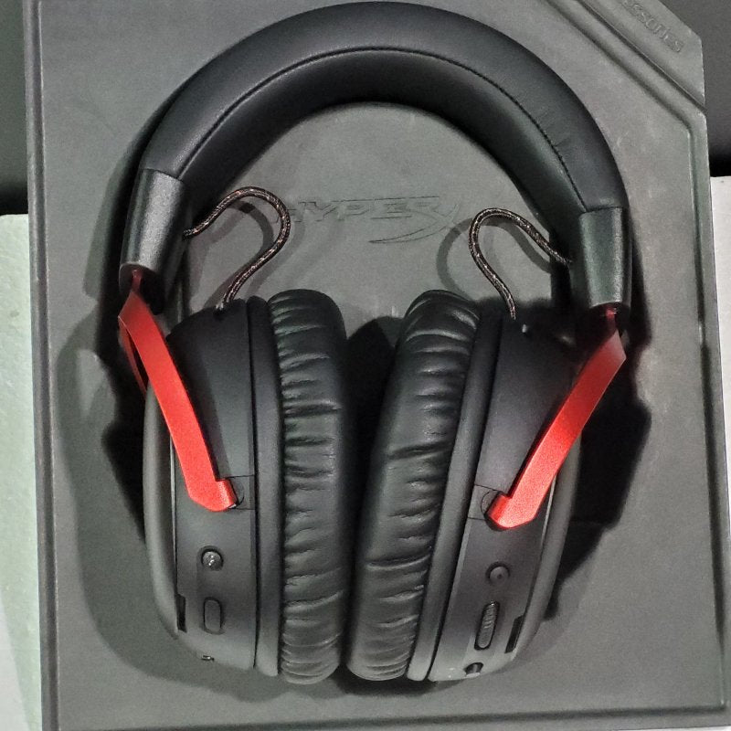Audífonos Gamer HyperX Cloud III wireless