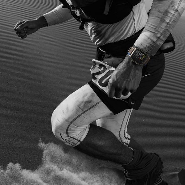 Apple Watch Ultra (Modelo A2684) Titanio Natural 49mm con Correa Trail M/L