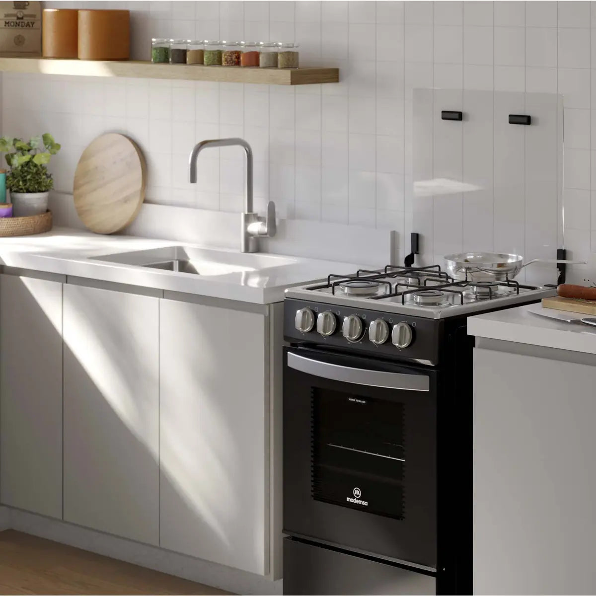 Cocina a Gas 4 Platos MADEMSA FM4LP, Negro