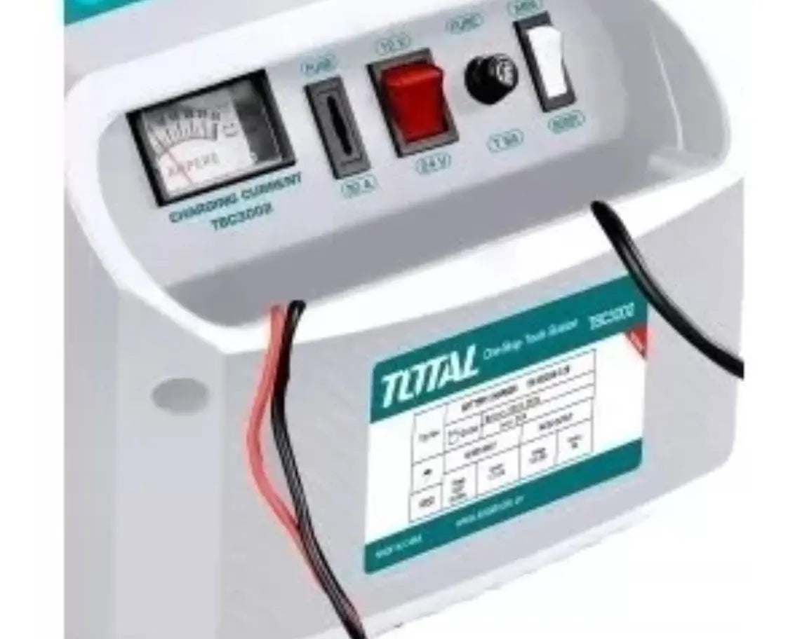 Cargador de Batería Total TBC30002 12/24V