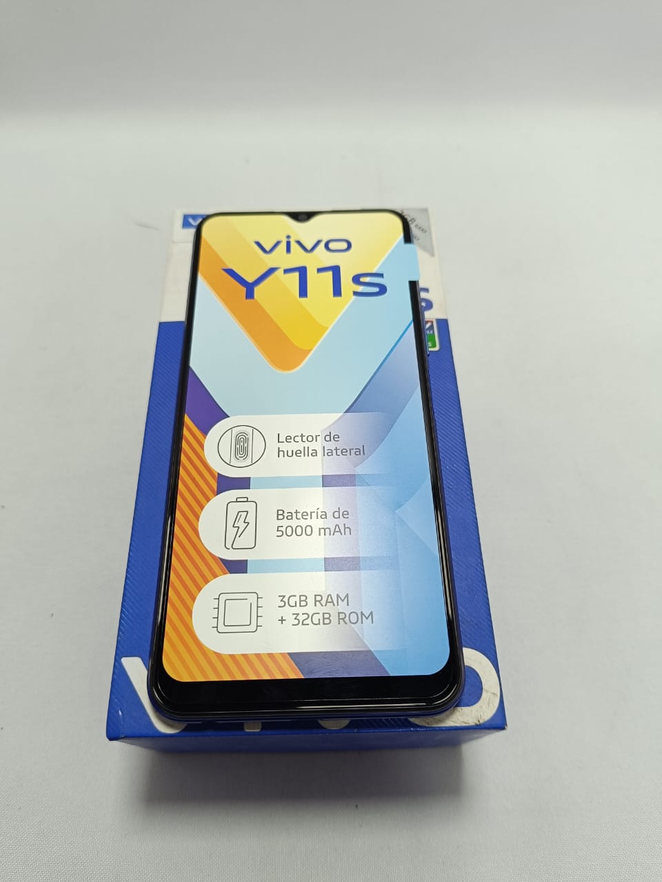 Celular Vivo Y 11 S / 32Gb rom / 3gb ram / V2028 Azul Nebula