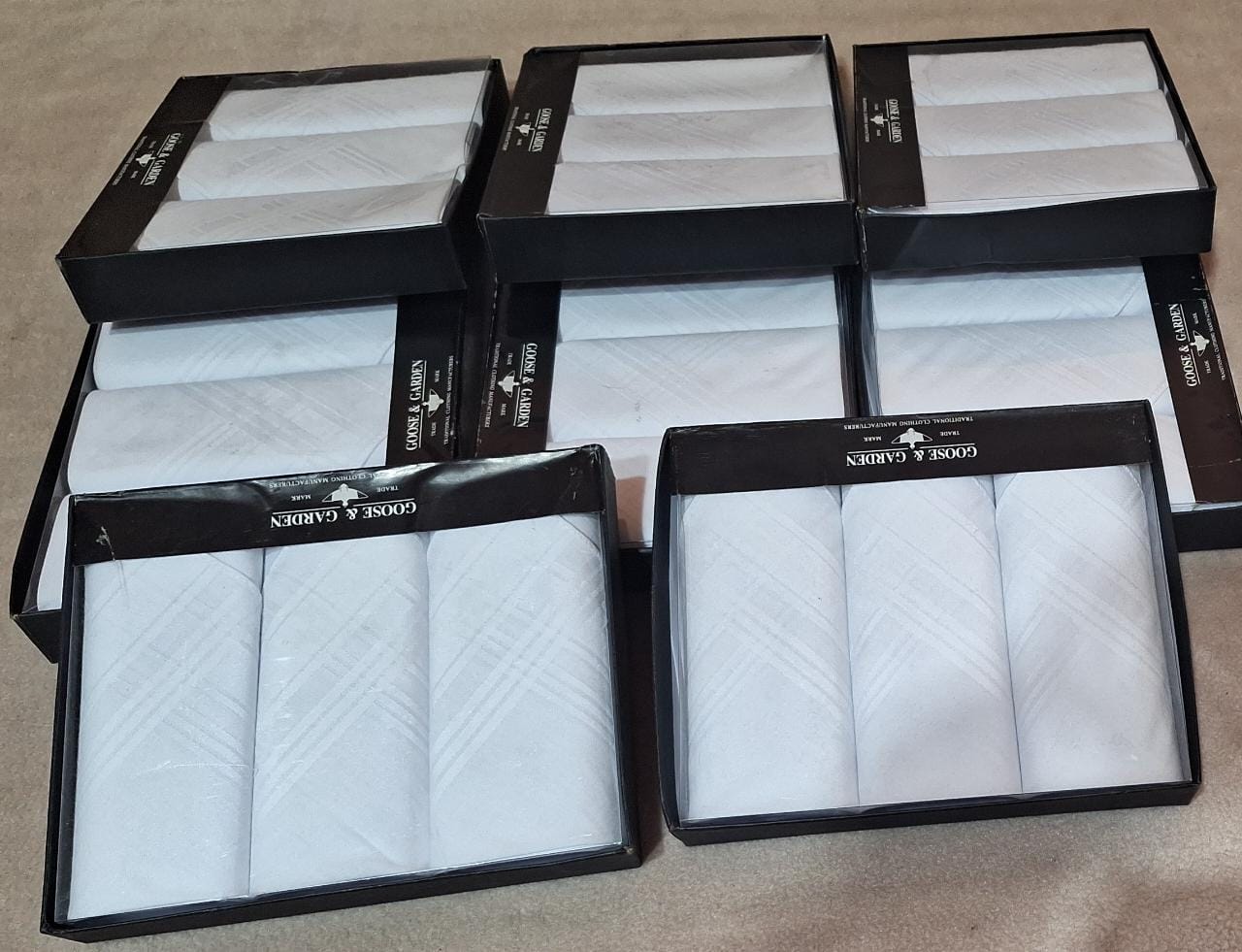 Pack de 8 cajas de 3 pañuelos blancos goose and garden