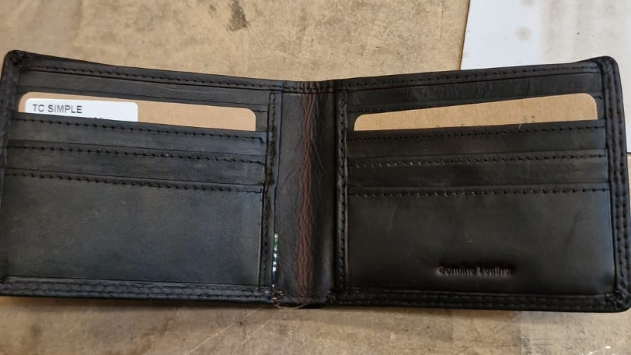 Billetera  Cuero Rkf Tc Simple Café oscuro Masculino