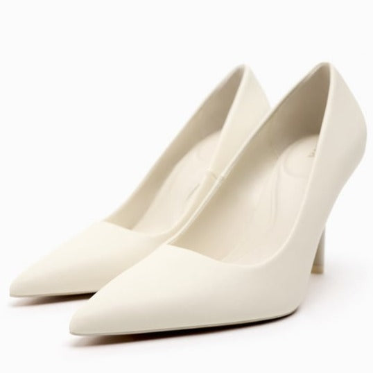 Zapato de tacón alto blanco zara